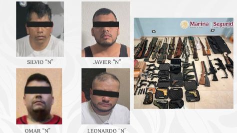 En Puebla, las autoridades aseguraron un torno presuntamente utilizado para fabricar armas, además de 10 armas cortas, ocho largas, cuatro artesanales y 11 rifles. (Gabinete de seguridad)
