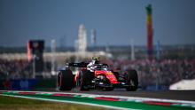 El piloto de Ferrari encabezó la última sesión de entrenamientos en Austin, mientras Sergio Pérez terminó en el puesto 21. La clasificación será este sábado a las 15:00 horas, tiempo del centro de México. (Foto: @ScuderiaFerrari)