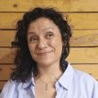 Aunque ocurrió hace tres lustros, la escritora peruano-noruega Claudia Ulloa Donoso no olvida la mirada del monumental arce con el que se topó en un bosque de Noruega, ni lo que sintió en aquel momento, algo que puede vislumbrarse, en cierta manera, leyendo los relatos de su nuevo libro 'El miedo terrible de ser un animal'. EFE/Irene Dalmases
