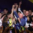 Luiz Inácio Lula da Silva celebra su triunfo tras la segunda vuelta de elecciones presidenciales en Brasil (Foto EFE) Luiz Inácio Lula da Silva celebra su triunfo tras la segunda vuelta de elecciones presidenciales en Brasil (Foto EFE)