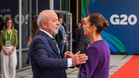 Durante el diálogo, ambos mandatarios refrendaron el compromiso de mantener la relación bilateral y estrechar los vínculos de amistad y colaboración entre las dos naciones (Foto: Cuartoscuro)