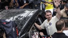 Flávio Bolsonaro salió de Brasil en medio de investigaciones judiciales  (Foto EFE)