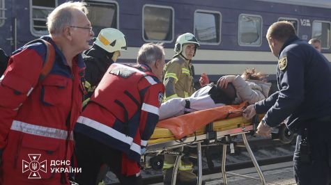 Un ataque ruso contra una estación de tren en la ciudad ucraniana de Dnipró, en el este del país, causó al menos 14 muertos y 14 heridos