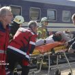 Dron ruso impacta un tren de pasajeros en Dnipró, Ucrania (Foto EFE/ Servicios de Emergencias ucranianos)